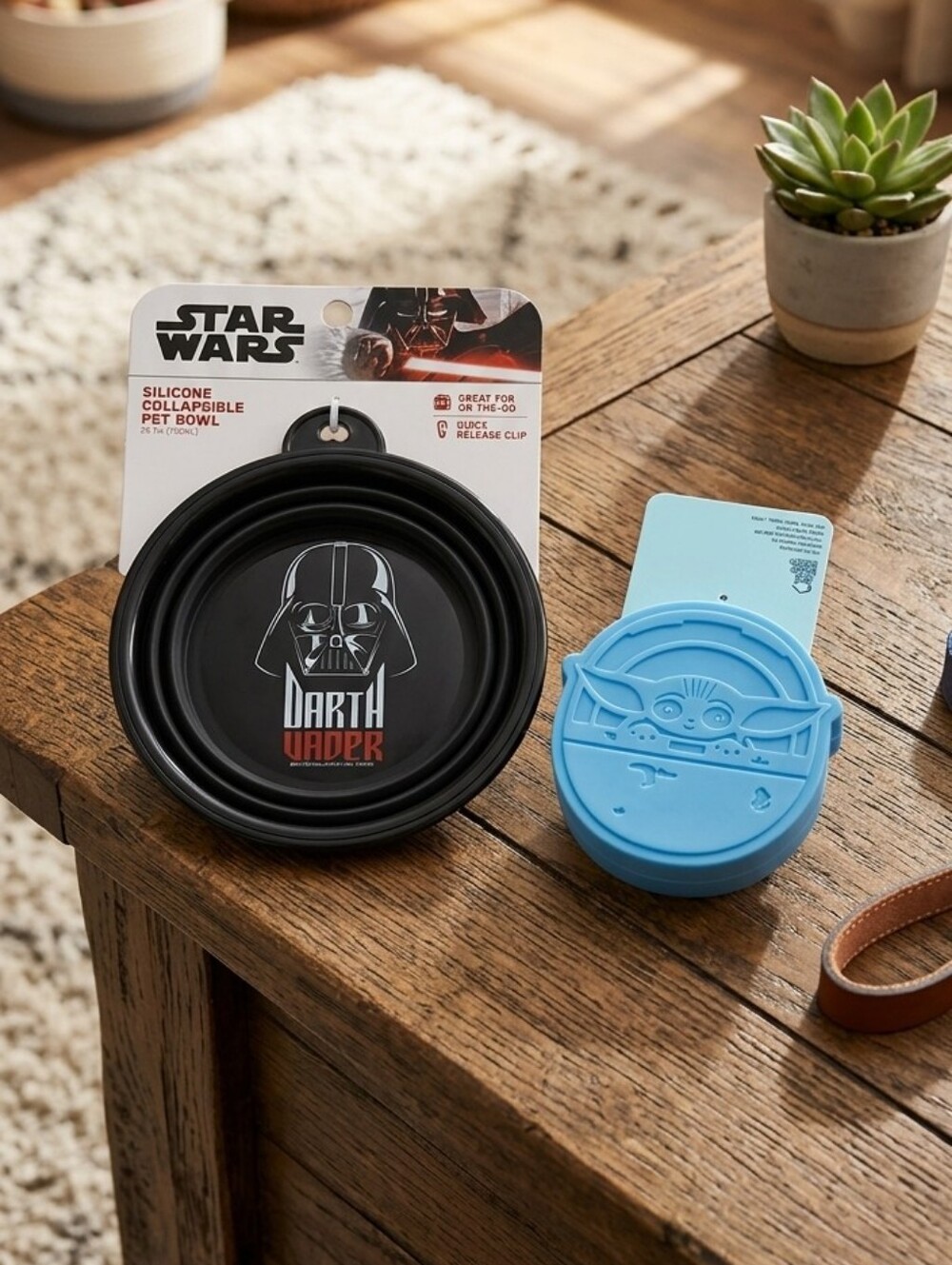 Star Wars Collapsible Silicone Pet Bowl & SQUEAKER TOY